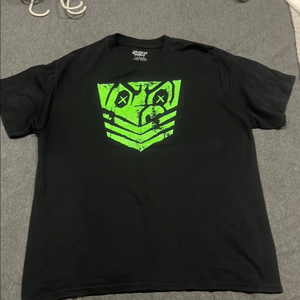 Fort Troff Black and Green Geometric Short Sleeve Tee